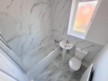 3 bedroom Semi-detached house to let in Harrison Place, Coalville, LE67