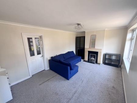3 bedroom Semi-detached house to let in Holywell Avenue, Ashby-De-La-Zouch, LE65