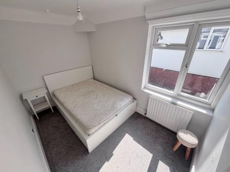 3 bedroom Semi-detached house to let in Holywell Avenue, Ashby-De-La-Zouch, LE65