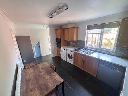 3 bedroom Semi-detached house to let in Holywell Avenue, Ashby-De-La-Zouch, LE65