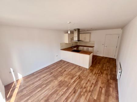 3 bedroom Town house to let in Claremont Terrace, High Street, Swadlincote, DE12