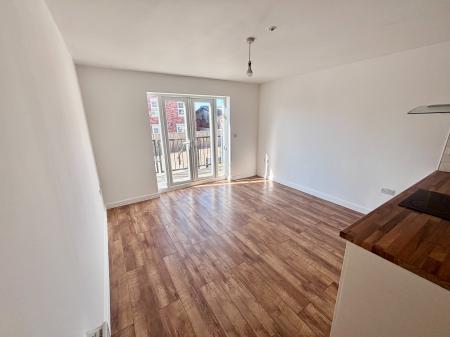 3 bedroom Town house to let in Claremont Terrace, High Street, Swadlincote, DE12