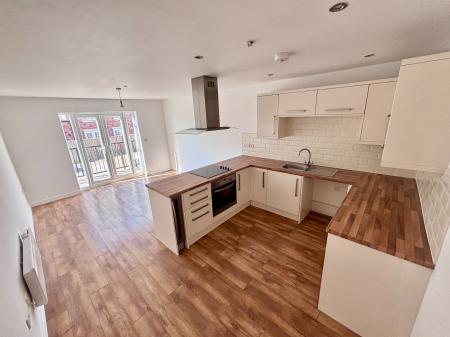 3 bedroom Town house to let in Claremont Terrace, High Street, Swadlincote, DE12