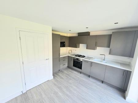 3 bedroom Semi-detached house to let in Hatter Close, Hugglescote, LE67