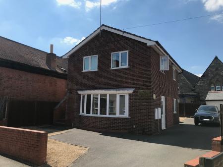 1 bedroom Flat to let in Silver Street, Whitwick, LE67