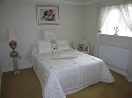 4 bedroom Detached house to let in Broomleys Road, Coalville, LE67