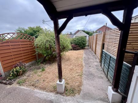 2 bedroom Terraced House to let in South Street, Melbourne, DE73