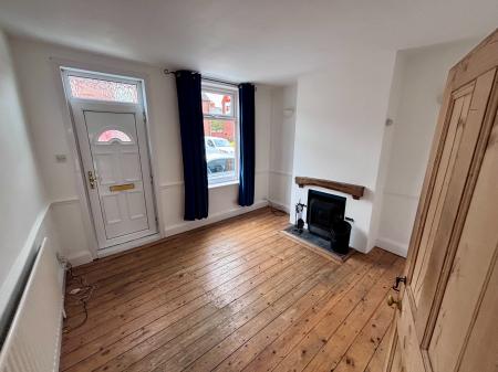2 bedroom Terraced House to let in South Street, Melbourne, DE73