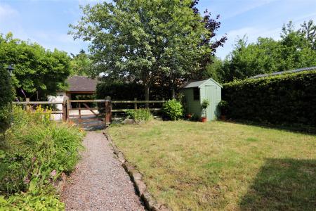 3 bedroom End of terrace house to let in Main Street, King's Newton, DE73