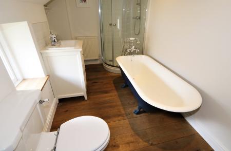 3 bedroom End of terrace house to let in Main Street, King's Newton, DE73