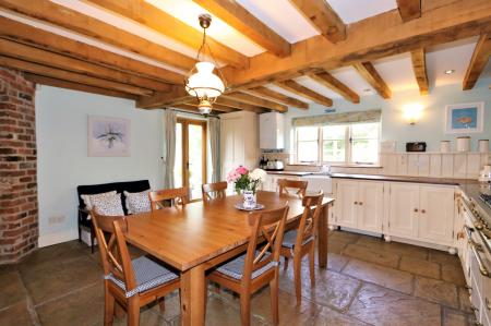 3 bedroom End of terrace house to let in Main Street, King's Newton, DE73