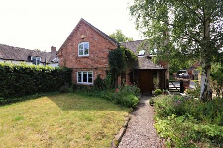 3 bedroom End of terrace house to let in Main Street, King's Newton, DE73