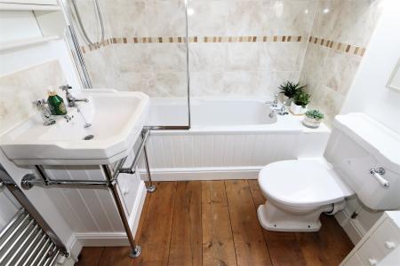 3 bedroom End of terrace house to let in Main Street, King's Newton, DE73