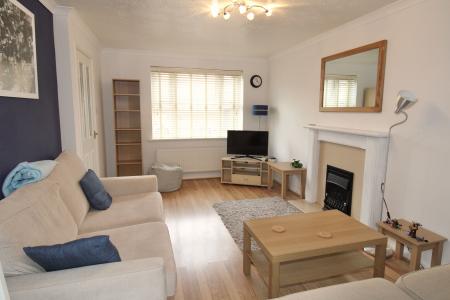 3 bedroom Semi-detached house to let in Glenalmond Close, Ashby-De-La-Zouch, LE65