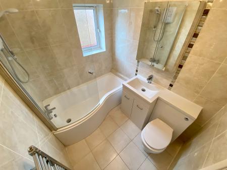 3 bedroom Semi-detached house to let in Glenalmond Close, Ashby-De-La-Zouch, LE65