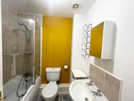 2 bedroom Terraced House to let in Harker Drive, Coalville, LE67