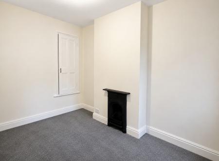 2 bedroom Terraced House to let in Highfield Street, Coalville, LE67