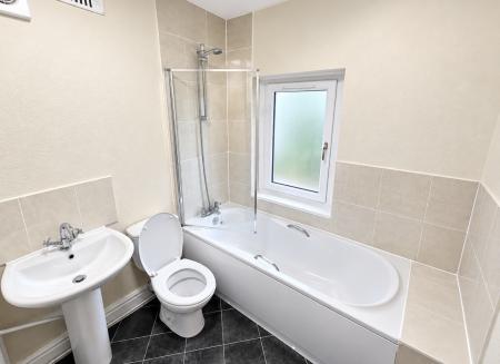 2 bedroom Terraced House to let in Highfield Street, Coalville, LE67