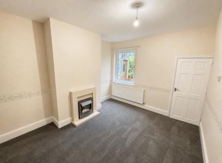 2 bedroom Terraced House to let in Highfield Street, Coalville, LE67