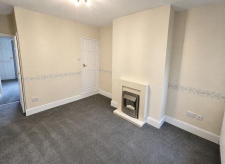 2 bedroom Terraced House to let in Highfield Street, Coalville, LE67