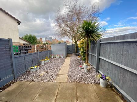 2 bedroom Terraced House to let in Elsdon Close, Whitwick, LE67