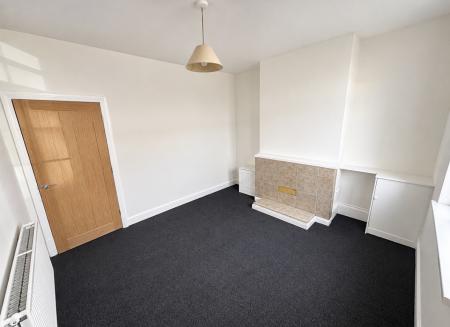 3 bedroom Terraced House to let in Oxford Street, Coalville, LE67
