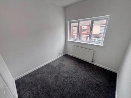 3 bedroom Terraced House to let in Oxford Street, Coalville, LE67