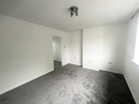 2 bedroom Flat to let in Market Place, Whitwick, LE67