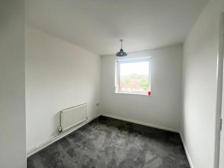 2 bedroom Flat to let in Market Place, Whitwick, LE67