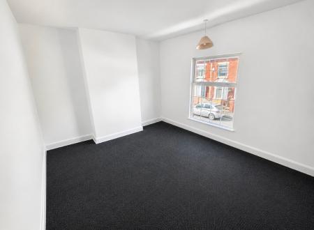 2 bedroom Terraced House to let in Oxford Street, Coalville, LE67