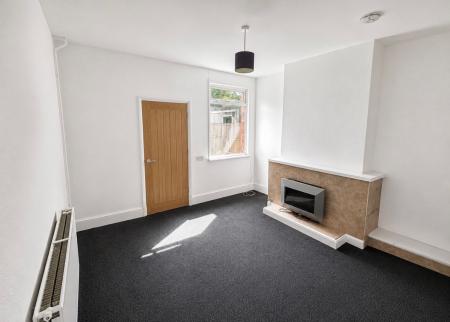 2 bedroom Terraced House to let in Oxford Street, Coalville, LE67