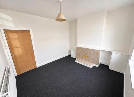 2 bedroom Terraced House to let in Oxford Street, Coalville, LE67