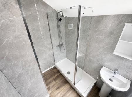 2 bedroom Terraced House to let in Oxford Street, Coalville, LE67