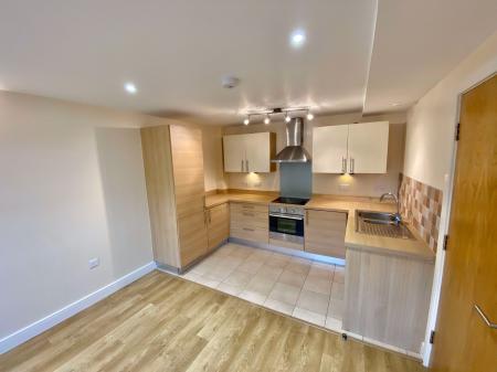 2 bedroom Flat to let in Station Road, Ashby-De-La-Zouch, LE65