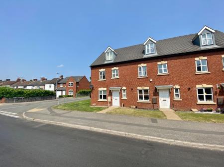 4 bedroom Terraced House to let in Ashby Road, Coalville, LE67