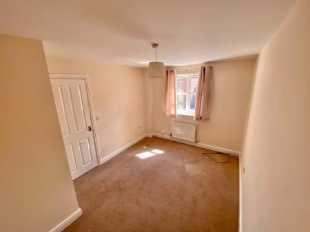 4 bedroom Terraced House to let in Ashby Road, Coalville, LE67
