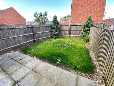 4 bedroom Terraced House to let in Ashby Road, Coalville, LE67