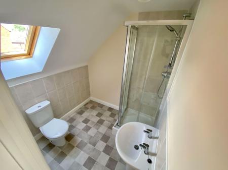 4 bedroom Terraced House to let in Ashby Road, Coalville, LE67