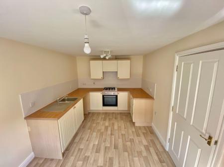 4 bedroom Terraced House to let in Ashby Road, Coalville, LE67