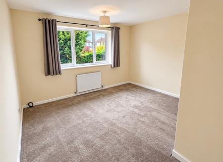2 bedroom Terraced House to let in Glen Way, Coalville, LE67
