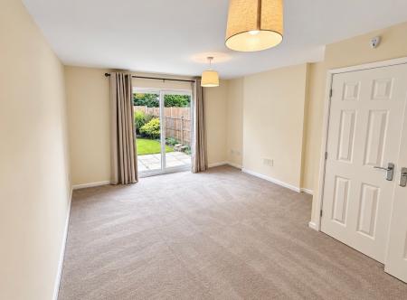 2 bedroom Terraced House to let in Glen Way, Coalville, LE67