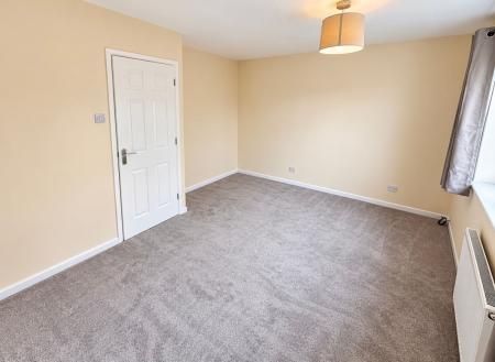 2 bedroom Terraced House to let in Glen Way, Coalville, LE67