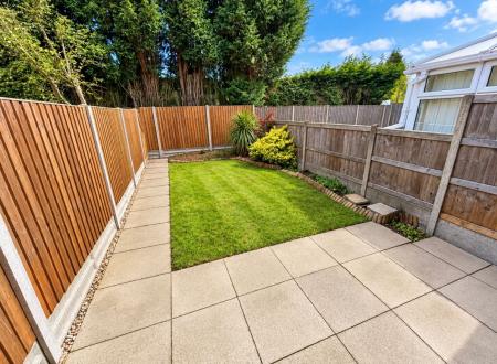 2 bedroom Terraced House to let in Glen Way, Coalville, LE67