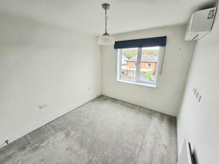 3 bedroom Semi-detached house to let in Citron Avenue, Coalville, LE67