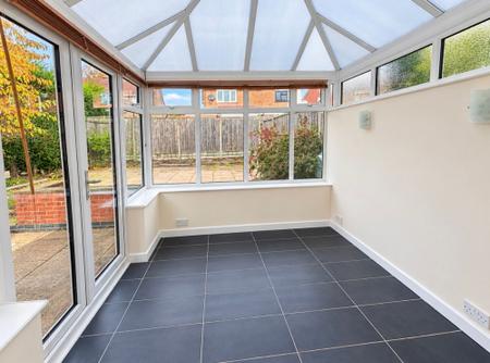 3 bedroom Semi-detached house to let in Floret Close, Ravenstone, LE67