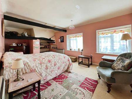 3 bedroom Character Property for sale in 12 Church Street, Corby Glen, Grantham, NG33