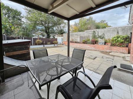 3 bedroom Semi-detached house for sale in Arnold Avenue, Gonerby Hill Foot, Grantham, NG31