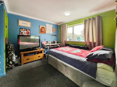 3 bedroom Semi-detached house for sale in Arnold Avenue, Gonerby Hill Foot, Grantham, NG31