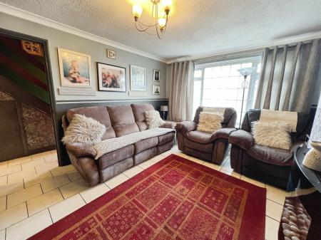3 bedroom Semi-detached house for sale in Arnold Avenue, Gonerby Hill Foot, Grantham, NG31