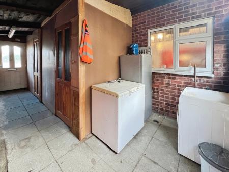 3 bedroom Semi-detached house for sale in Arnold Avenue, Gonerby Hill Foot, Grantham, NG31